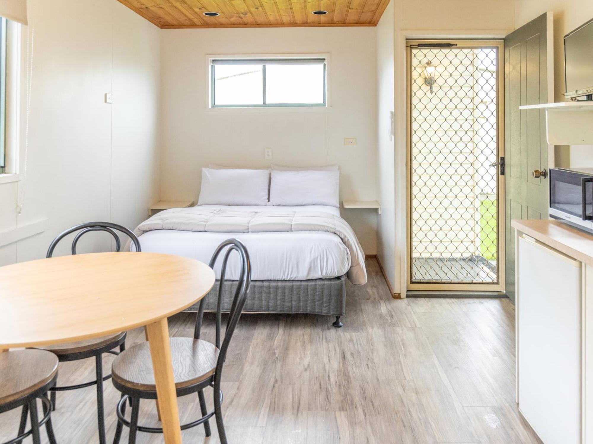 Nrma Warrnambool Riverside Holiday Park Rom bilde