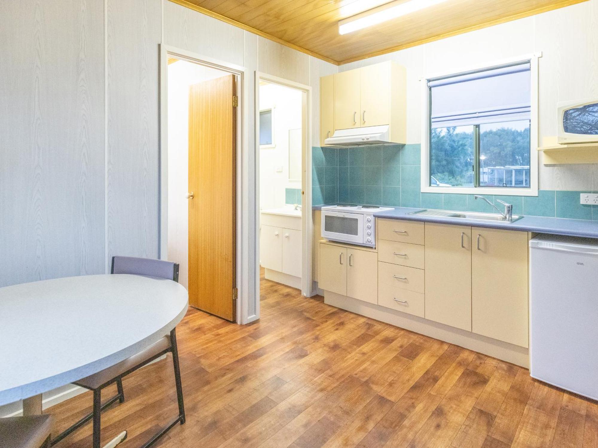 Nrma Warrnambool Riverside Holiday Park Rom bilde